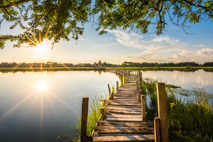 Pont au coucher du soleil